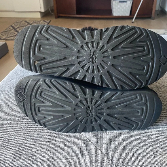 UGG Australia Triple Bailey Button Tall Sheepskin Boots Women size 8 Black - Picture 7 of 10